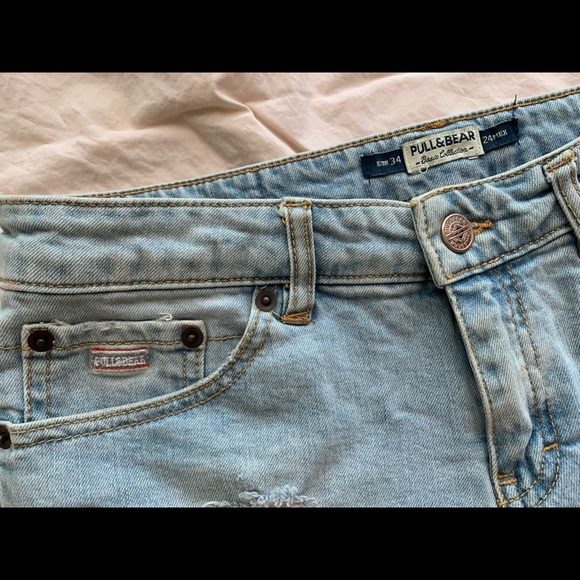 Women’s Pull&Bear Denim Shorts - Picture 3 of 3